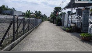 chính chủ bán đất trung tâm thành phố phú mỹ, tĩnh bà rịa vũng tàu ( cũ). ngang 10m x dài 40m.