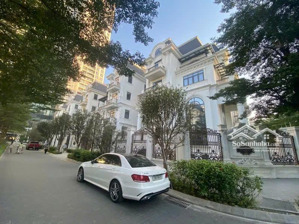 cc bán biệt thự mộc hương, mỹ đình. dt 266m x 5 tầng. mt 15m. giá 104 tỷ. lh: 