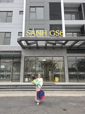 cho thuê chân đế chung cư gs6 vinhome