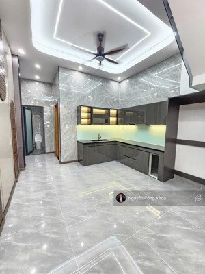 bán nhà đúc 3 tấm, 5 phòng ngủ, gần aeon mall 1,5km, p.thuận giao, tp.thuận an