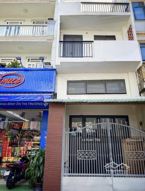 nhà ông ích khiêm 3 tầng, 53m2, ngang 4.3m, hxh thông. chỉ 7.15 tỷ, nhà mới ở liền, p14 q11