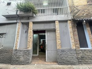 khu dân trí cao yên tĩnh. ngay mt đào duy anh p9 pn. dt 4m x 13m 2t. giá chỉ 10 tỷ