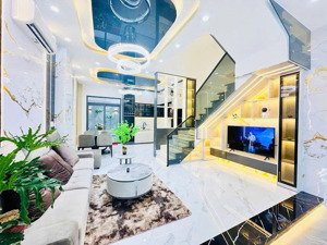 bán nhà hẻm đẹp gần mặt tiền nguyễn tri phương phường 4 quận 10, dt: 7.5x15m, 2 lầu st, giá 16 tỷ