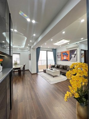 chính chủ bán căn hộ cao cấp số 102 thái thịnh, căn góc 2 ban công, full nội thất mới 100%