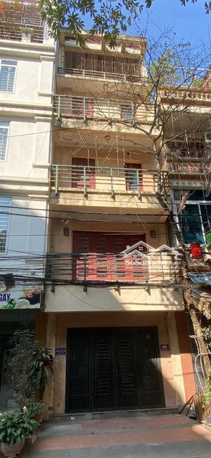 cho thuê nhà 4 tầng + sân thượng mặt đường ô tô phù hợp làm kho hoặc văn