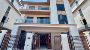 biệt thự đơn lập siêu vip bãi tắm sát nhà có sổ hồng lâu dài