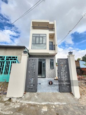 bán nhà 1 trệt 1 lầu xây mới, 3 tỷ, gần tttm aeon mall 2km, p.thuận giao, tp.thuận an