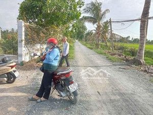 đầu năm chủ gửi nền đất đẹp, chân dài full thổ 5x50 ( 250m2), giá 900 triệu, tại xã hòa khánh