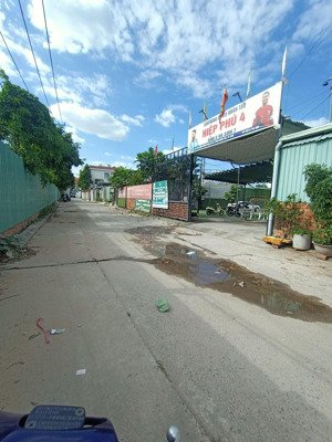 bán lô đất 914m2 (27*36) vuông vức cho thuê 36tr/tháng - đường rộng 7m sát mặt tiền đình phong phú