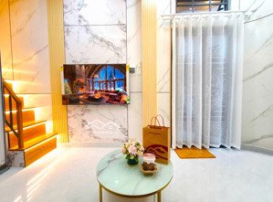 bán gấp nhà đẹp 1/ cmt8 nhiều công năng 3pn 4wc chỉ hơn 3 tỷ