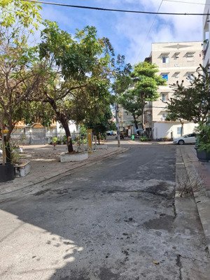 bán nhà cấp 4 mặt đường nội bộ nguyễn thiện thuật, phường rạch dừa, hồ chí minh