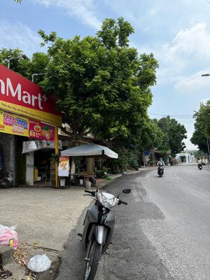 bán đất đan tảo- trục kinh doanh- giá 3.4tỷ- 103m- mt 5m - sát cạnh trường học