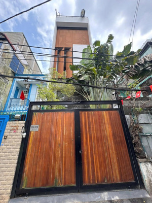 nhà đẹp - hẻm xe hơi lê văn sỹ. phường 13. quận 3 - kc : 4 tầng ( 4 x 20m )- tặng nội thất - 24 tỷ