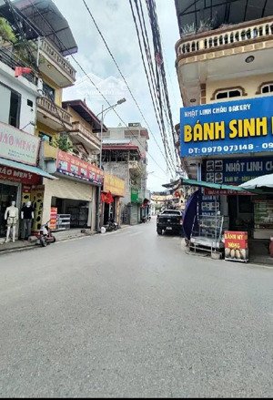 như quỳnh - mặt phố kinh doanh tấp nập. lô góc sẵn nhà 2 tầng