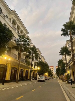 bán liền kề đảo dừa 80m2 hoàn thiện 2 tầng 12,5 tỷ vinhome ocean park 2