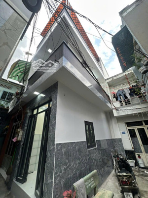 hàng hiếm| nhà mới 3 tầng| 4 phòng ngủ| hẻm 1 xẹt gần đường lưu hữu phước quận 8