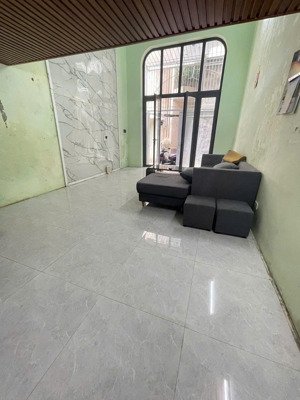 cho thuê nhà 559 kim ngưu, 60mx4 tầng, 12,5 triệu/ th, 4 ngủ, 4wc, full nội thất