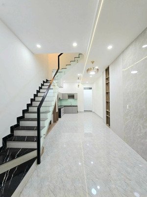 bán nhà 50m2 liền kề nguyễn duy trinh 3 tầng btct mới đẹp vào ở ngay chỉ 5.1 tỷ