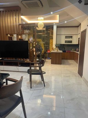 bán nhà đường nguyễn khuyến văn quán-ngay chung cư newskyline, dt 37mx5 tầng, cách 1 nhà ra phố 8ty