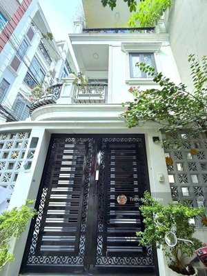 tinh hoa đẳng cấp nhà đẹp kiến trúc sư thiết kế hxh huỳnh văn bánh phú nhuận.