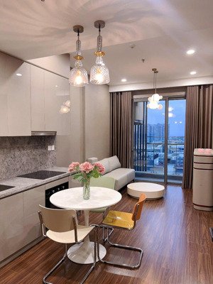 cho thuê căn 1pn+ full nội thất đẹp lung linh chỉ 8tr tại masteri cao cấp. miễn phí môi giới 100%