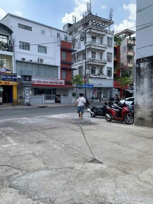 bán nhanh nhà 32m2 - 3 tầng - chỉ 8 tỷ hơn - cách oto chỉ vài bước chân - chiện chí!