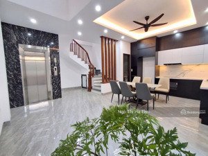13.x tỷ nhà ngọc lâm 60m x 6 tầng thang máy mới tinh full nội thất cao cấp