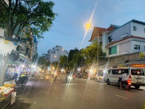 bán nhà 3 tầng - chính chủ - gần phan đăng lưu - hxh đỗ cửa - dt 99m2 (5,5x18m) chỉ 12,x tỷ