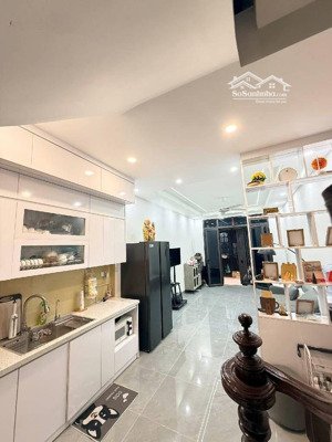 nhỉnh 8 tỷ sở hữu nhà đẹp full nội thất hiện đại- thể dục hồ tây-ngõ ô tô- thông dt 38 m2