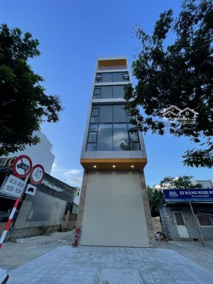 cho thuê nhà mặt tiền núi thành . 3,5 tầng . trung tâm thành phố .