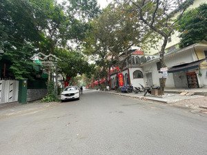 bán biệt thự mỹ đình, lô góc mặt phố kinh doanh. 152m 4 tầng, mặt tiền 23m, giá 65 tỷ.