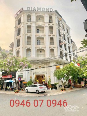 bán khách sạn góc 2 mặt tiền dt:8,5x16 nhà 8 tầng - giá ; 46 tỷ cạnh nguyễn thị thập