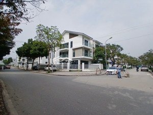 chỉ 36 tỷ sở hữu căn biệt thự 225m2.3 mặt đường.sol lake villa đẹp nhất kđt đô nghĩa - hà đông