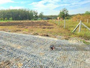 350tr--ấp 4 bàu đồn đường ô tô 138m2 thổ cư hết đất