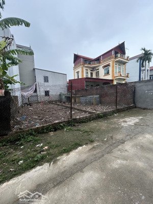 bán đất thôn kim tiên / thư lâm ( đông anh / hà nội ) đối diện khu đấu giá & tái định cư đang làm .