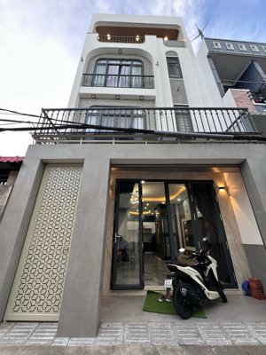 bán nhà đi bộ 5p ra biển - ngay bãi sau 1t+3l - có thang máy - đất vuông vức không lỗi phong thuỷ