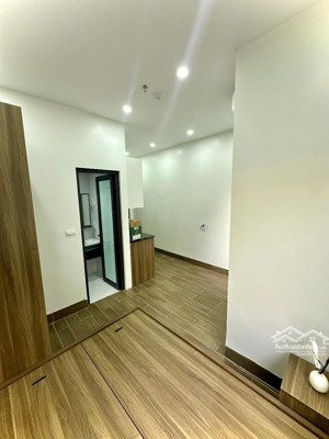 bán nhà bưởi - hoàng quốc việt- 7 tầng thang máy- 65m2- ô tô đỗ gần- 16 phòng khép kín- nhà mới