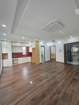 mặt phố hoàng đạo thành 7 tầng thang máy lô góc 2 mặt thoáng gara 3 ô tô dòng tiền đỉnh cao!