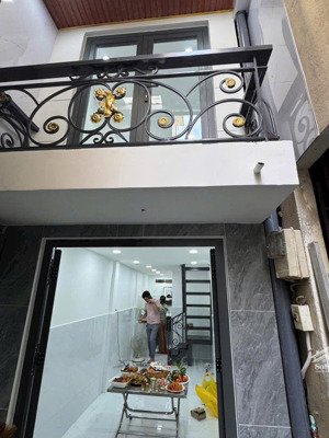 bán nhà hẻm 997 trần xuân soạn cách mặt tiền chỉ 150m nhà mới đẹp dt 15 m2,giá 1.9 ty.lh096500479