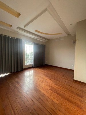 bán nhà liền kề 114m2, 5 tầng khu việt hưng gần trường marie curie công viên hồ trung tâm