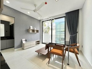 căn hộ 1 phòng ngủ ban công full nội thất cao cấp cách mạng tháng 8, quận 10 ( đối diện toà viettel