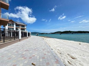 hiếm - bán biệt thự sát biển sổ đỏ lâu dài 240m2 tại mặt biển đường trần phú nha trang khánh hoà