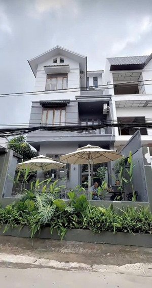 siêu rẻ ! bán biệt thự đẹp xinh ngay chu văn an ,bình thạnh 187m2 (9x23)-2 tầng-sân vườn gía 28 tỷ