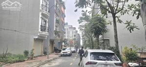 Bán đất TĐC Ngọc Thuỵ, Gần Công Viên, đường to vỉa hè rộng thoáng trước sau. Lh 0965858116