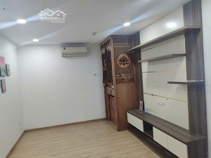 cần cho thuê căn hộ chung cư 2 phòng ngủ tạu dv2 rose tower