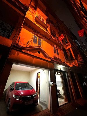 chỉ hơn 19 tỷ- bán nhà trần quốc hoàn 50m2_mt 5.6m - phân lô ô tô chạy vòng quanh - 2 mặt thoáng