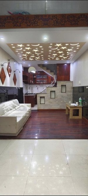 2 sẹc cao thắng - ngay chợ bàn cờ chỉ 8.x tỷ (x trung học)