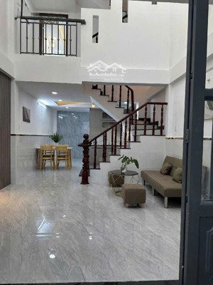 nhà 3 tấm lê văn quới hẻm ôtô 4pn chỉ nhỉnh nhẹ 5 tỷ