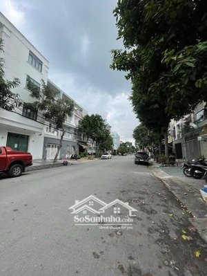 chính chủ gửi căn nhà mtkd sầm uất- đường số 5 khu ao sen tên lửa 5x20 -4 tầng- 16.5 tỷ