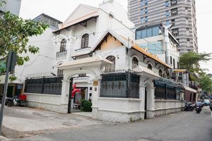 biệt thự góc 2 mặt tiền compound nam kỳ khởi nghĩa , quận 3 - 15x15m - 2 tầng - giá thuê: 125 triệu
